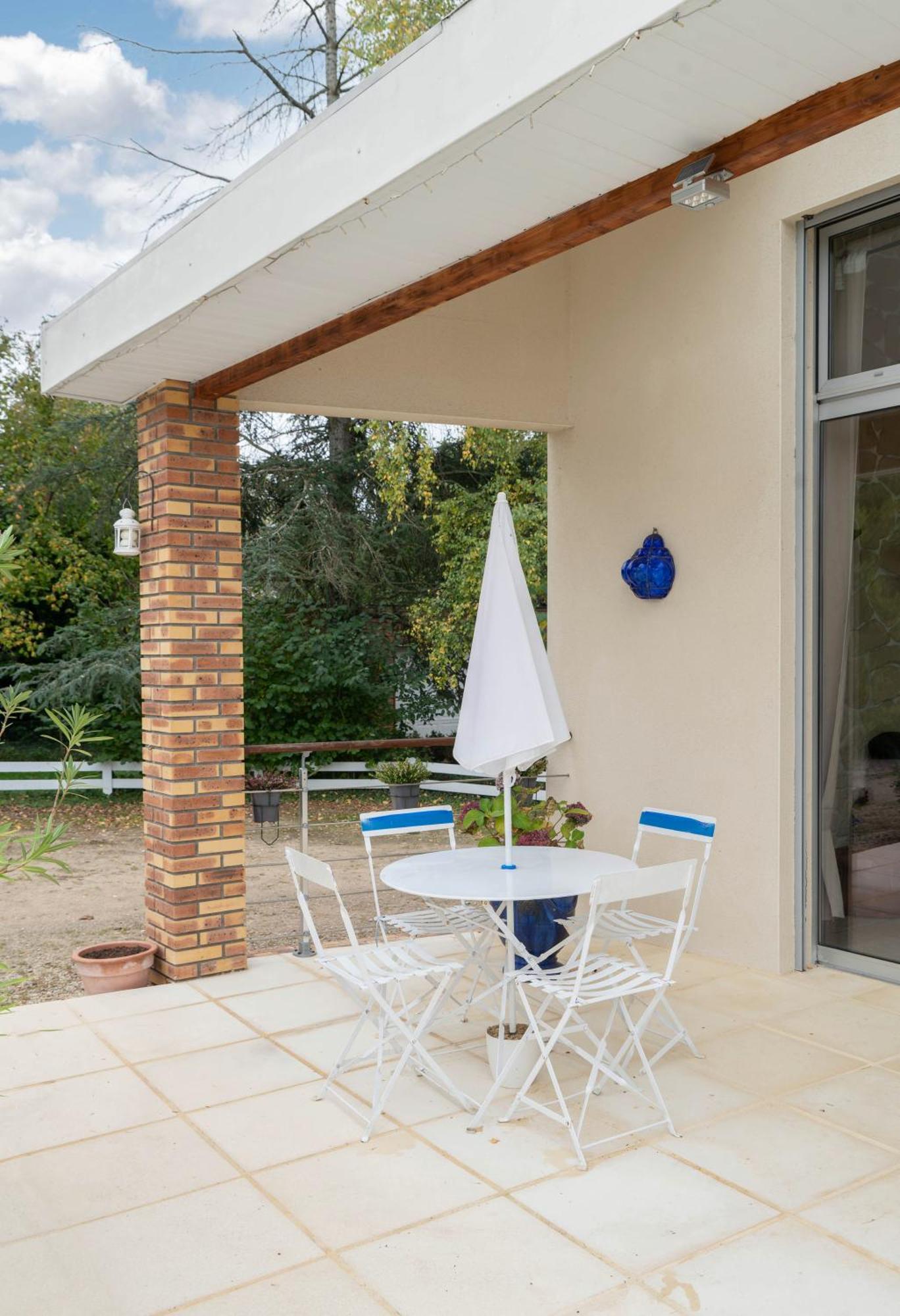 La Petite Maison Gannat Exterior foto